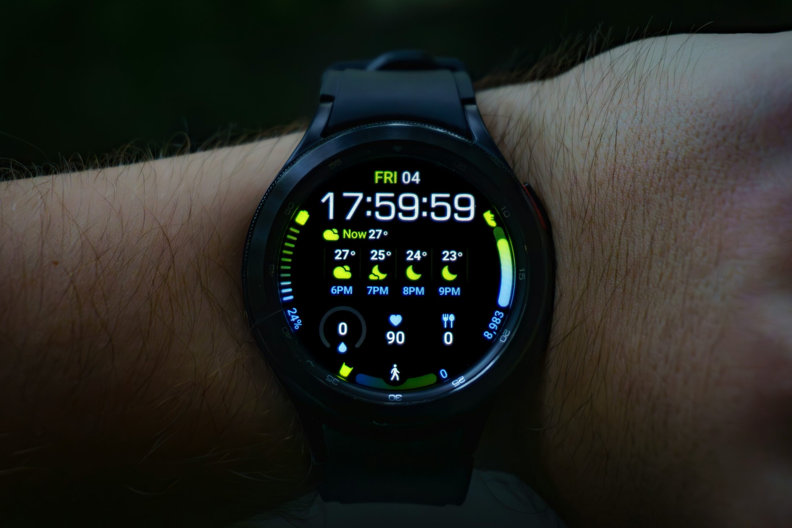 Influencer wearing a smartwatch styled using app-based themes