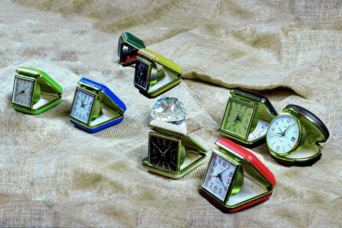 Infographic illustrating steps to create 3D-printed watch parts.