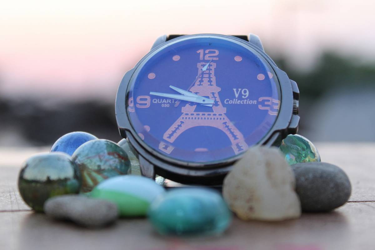 Winter Solstice Watch Colors: How to Style Your Timepiece for the Coolest Season