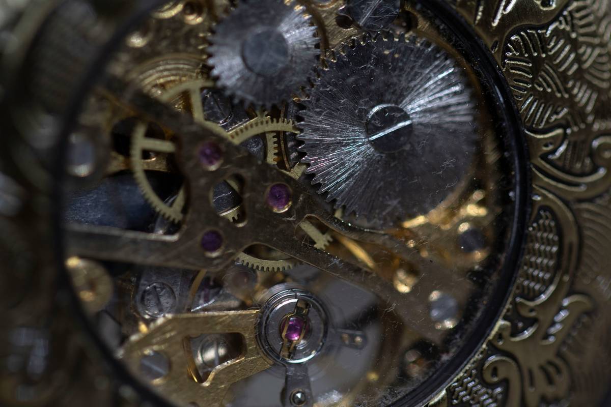 Vintage-Style Watch Color Restoration: Unveiling Timeless Beauty